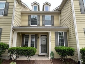 Building Photo - Charming 2BD, 2.5BA Cary Townhome with Sto...