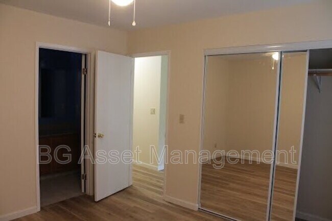 Building Photo - 3112 Groom Dr