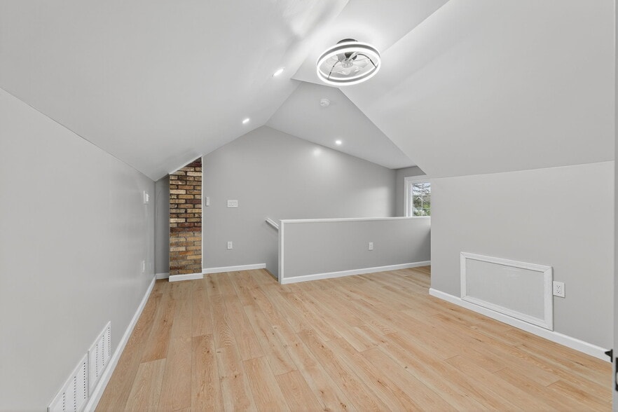 Building Photo - 1123-1125 S Ohio Ave