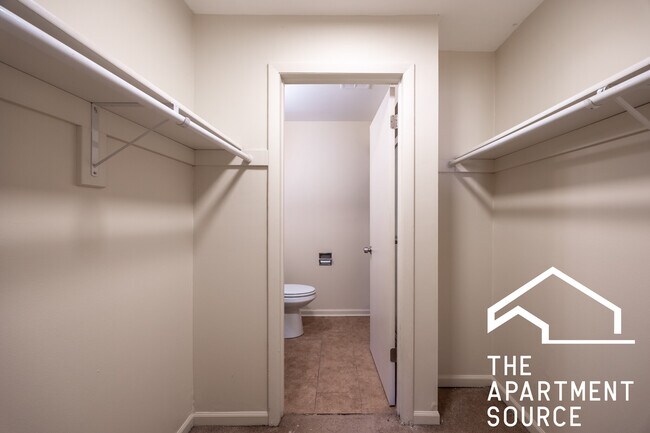 Building Photo - 110 N Kenilworth Ave