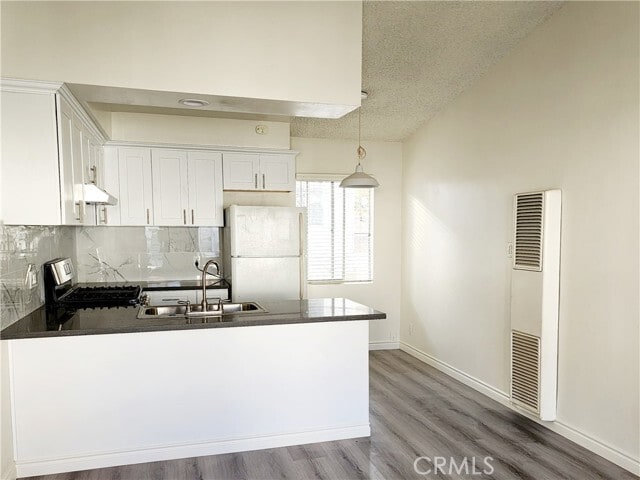 Building Photo - 208 N Catalina Ave