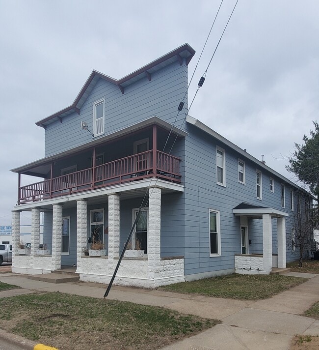 Primary Photo - 1716 Monroe St