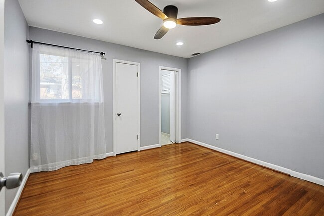 Building Photo - 822 N Coolidge St