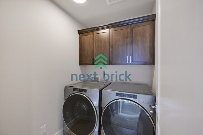 Building Photo - Spacious 4-Bed Retreat with 3.5 Baths in Bothell – Your Dream Home Awaits!