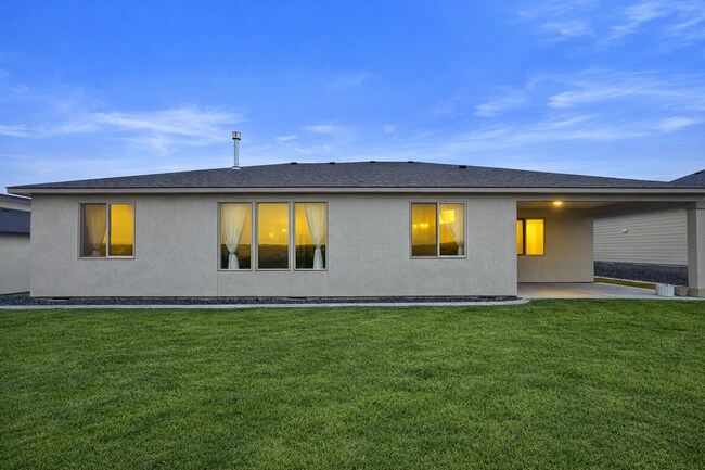 Building Photo - Elevate your VIEW from the comfort of your home!