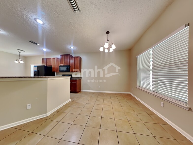 Building Photo - 96615 Commodore Point Dr