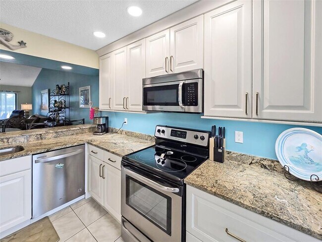 Building Photo - 5749 Avista Dr