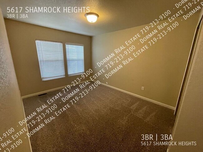 Building Photo - 5617 Shamrock Heights
