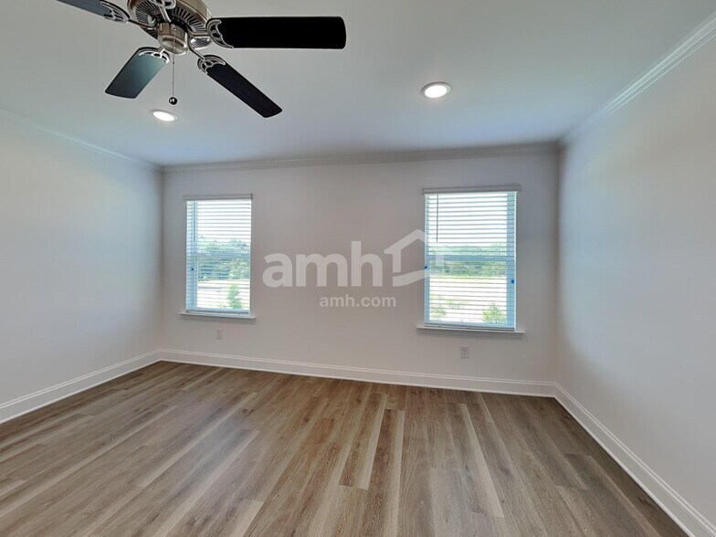 Building Photo - 1124 Livengood Wy
