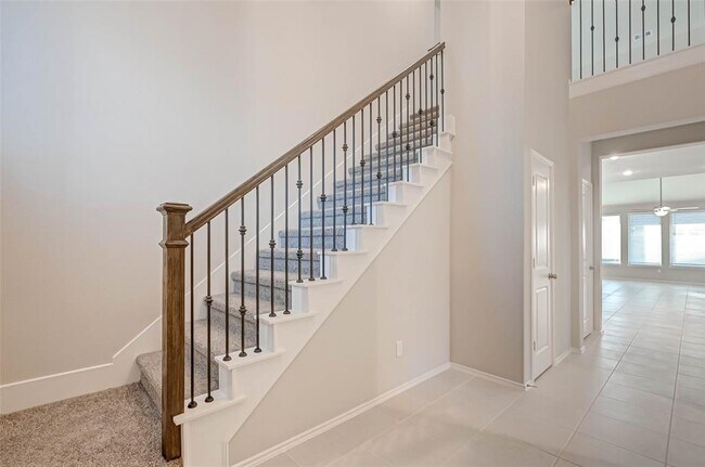Building Photo - 8910 Oak Ivy Ln