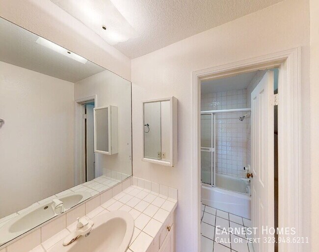 Building Photo - 2308 Schader Dr