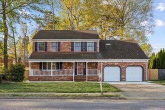 Building Photo - 13 Estate Dr