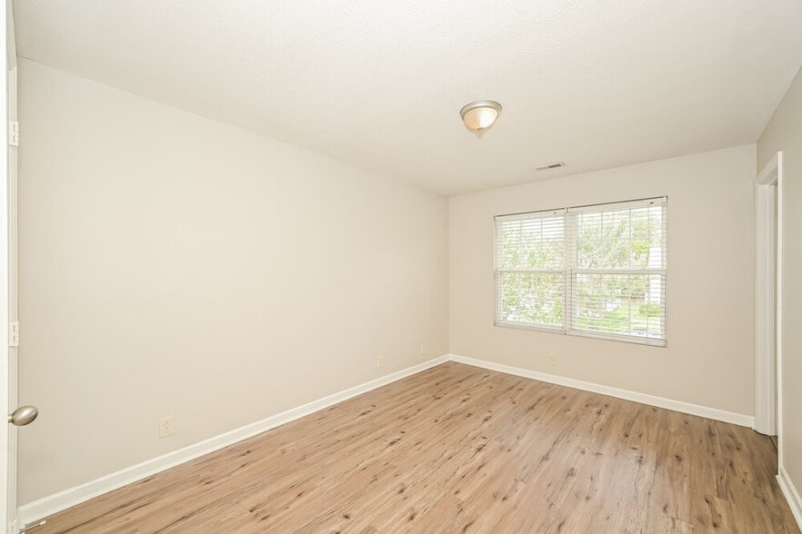 Building Photo - 1440 Westview Dr