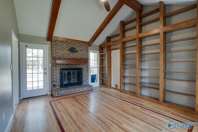 Building Photo - 501 Brenda Dr