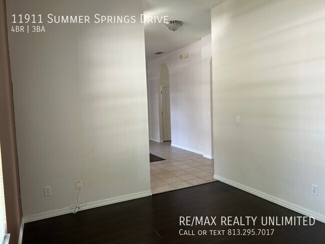 Building Photo - 11911 Summer Springs Dr