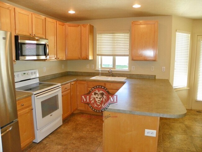 Building Photo - 3 Bed 2 Bath Home in a Quiet Herriman Neighborhood.