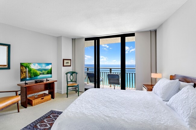 Building Photo - 3000 N Ocean Dr