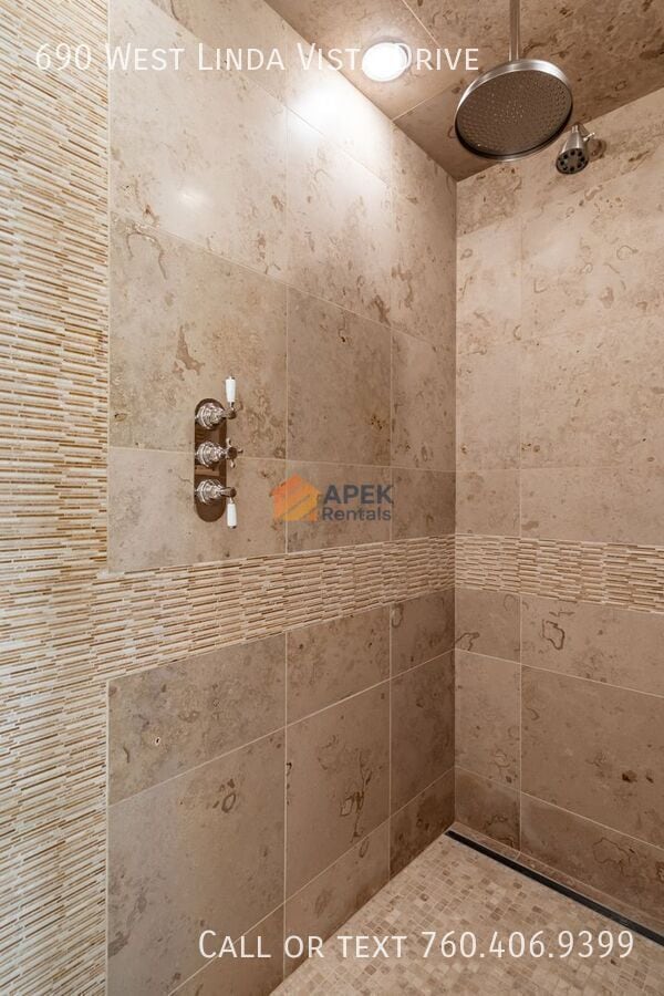 Building Photo - 690 W Linda Vista Dr