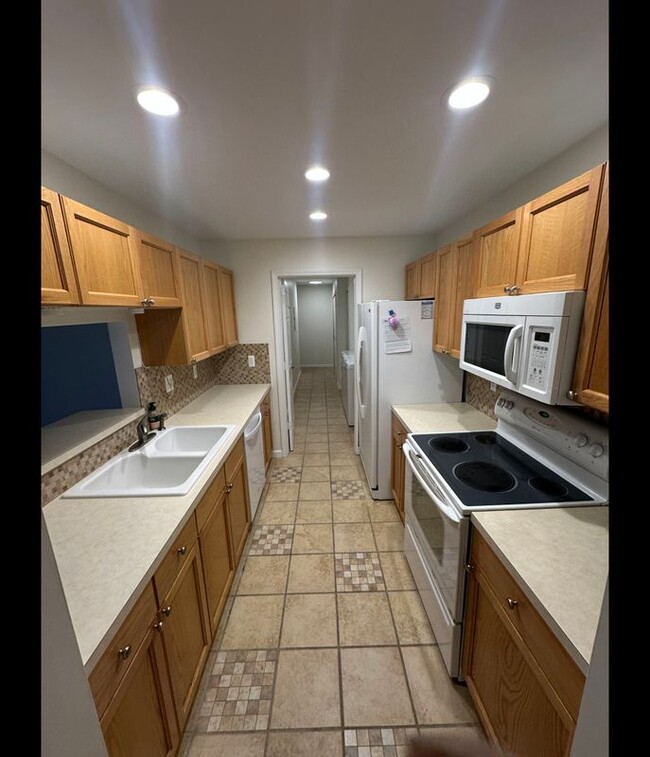 Building Photo - 44783 Marigold Dr