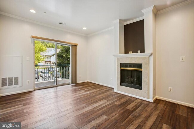 Building Photo - 6533 Grange Ln