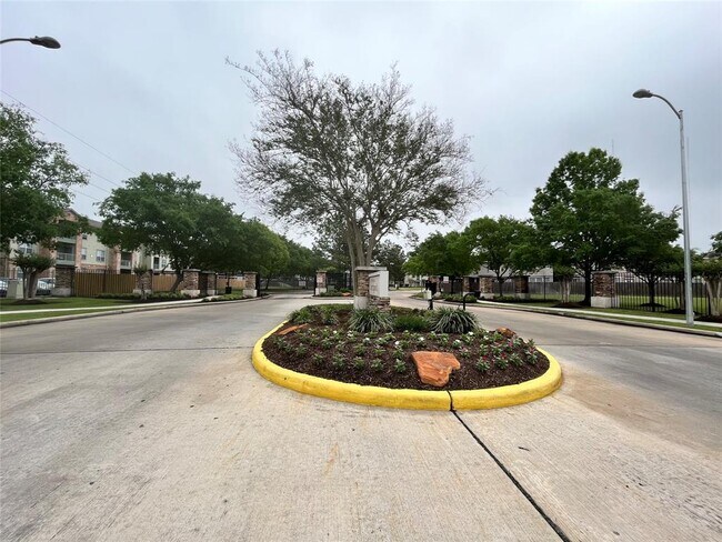 Building Photo - 2811 Hackamore Hollow Ln