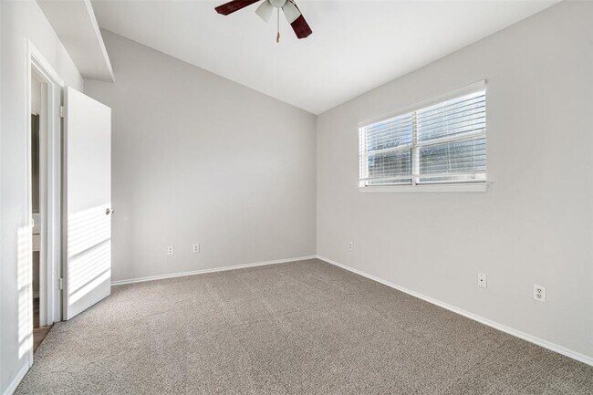 Building Photo - 1848 River Crossing Cir