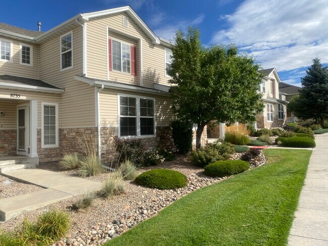 Building Photo - 8735 Bamboo Grove