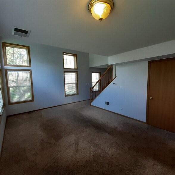 Building Photo - 156 Castlewood Ct