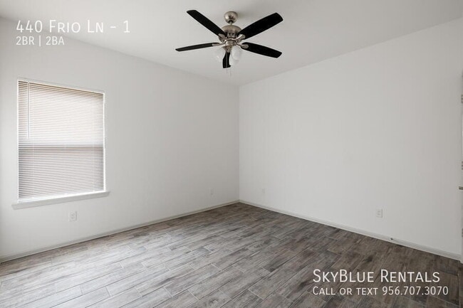 Building Photo - 440 Frio Ln