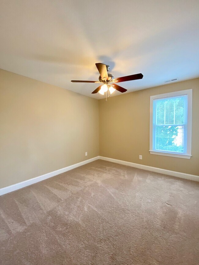 Building Photo - 2024 Jersey Ave