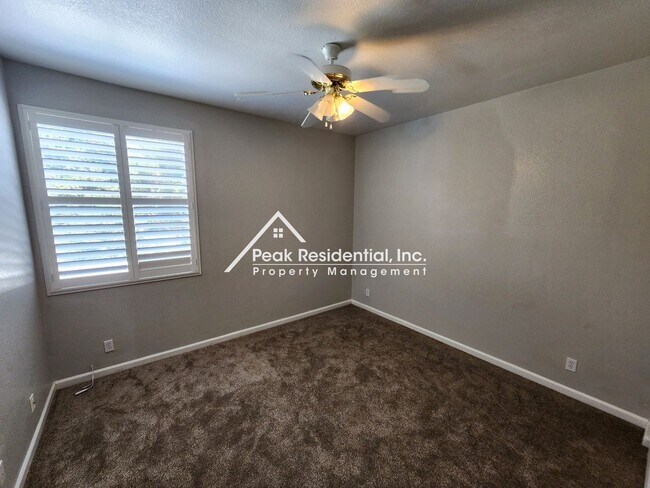 Building Photo - Spacious Stockton 5bd/3ba back up to Elkhorn Golf Club