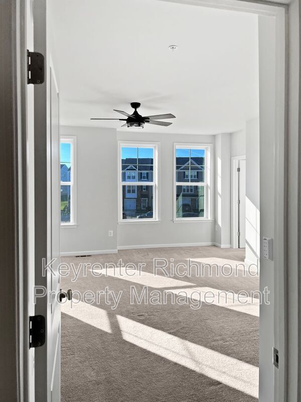 Building Photo - 719 McCormick Farm Dr