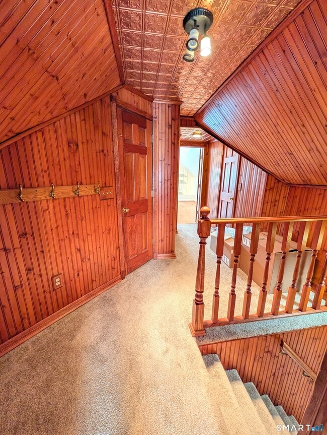 Building Photo - 345 Main St