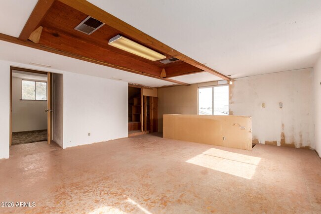 Building Photo - 1125 E 11th St