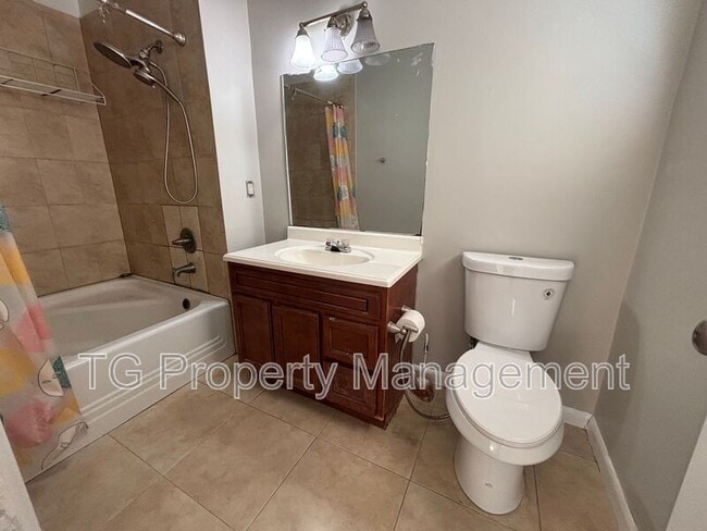 Building Photo - 1355 Lamanto Ave E