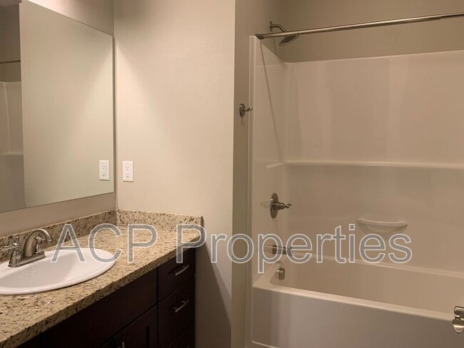 Building Photo - 2225 Bluestem St