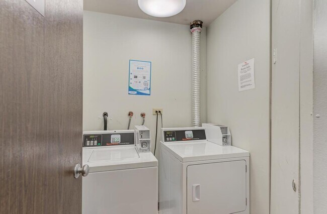 Building Photo - 6103 Knoll Valley Dr