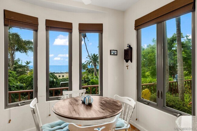 Building Photo - 701 N Granados Ave