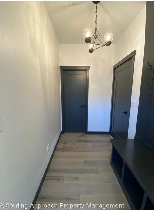 Building Photo - Close to Micron! Luxury Town Home With Two...