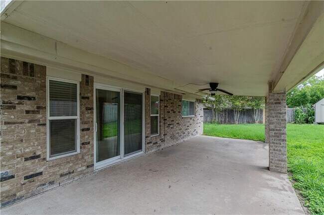 Building Photo - 2813 Hawk Ct