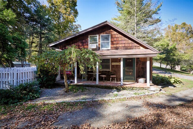 Building Photo - 356 Rossway Rd