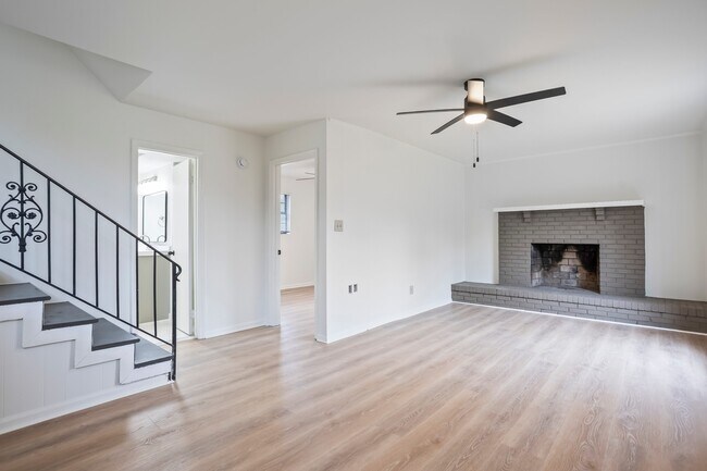 Building Photo - 3709 Kingsgate Dr