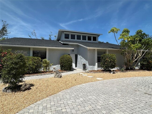 Primary Photo - 733 Tropical Cir