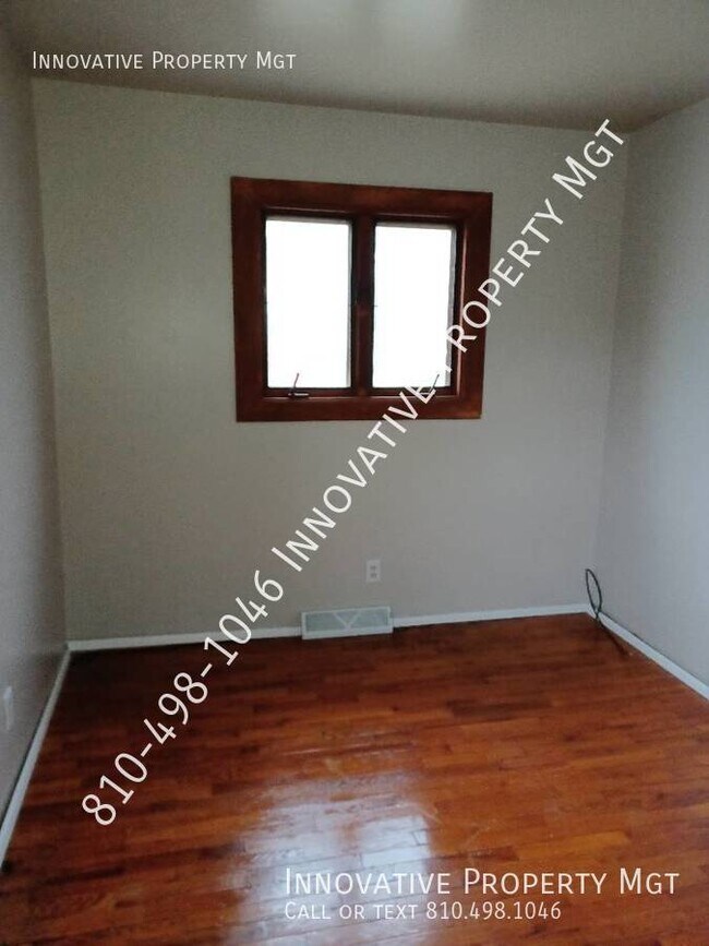 Building Photo - 3 bedroom 1 bath spacious home! newly reno...