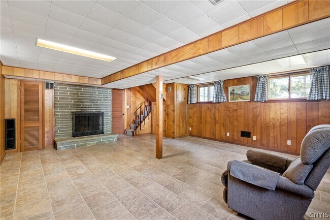 Building Photo - 107 Overlook Dr