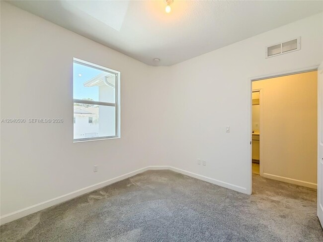Building Photo - 4607 Hollister Ave