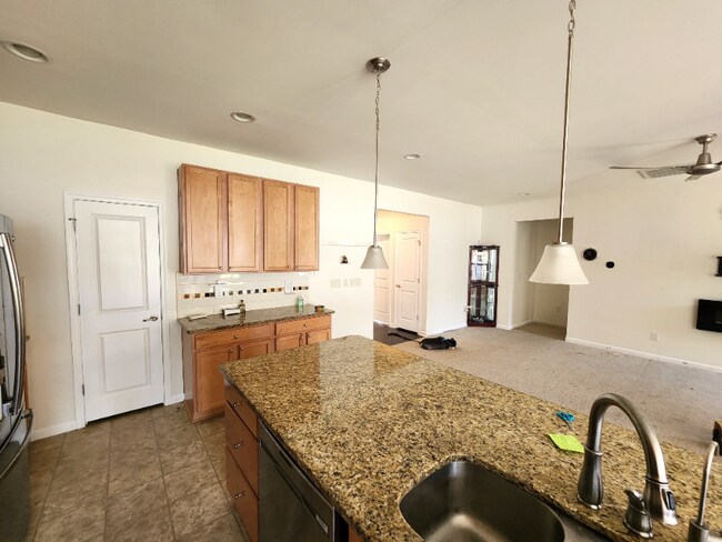 Building Photo - 2041 Leeds Ln