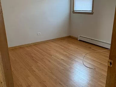 Building Photo - 5838 W Montrose Ave