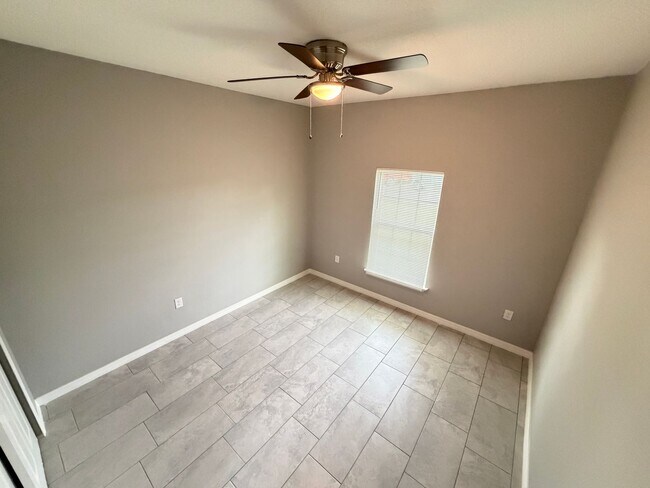 Building Photo - Available now!! Adorable 3 Bedroom / 2 Bathroom Home in Palm Bay!!