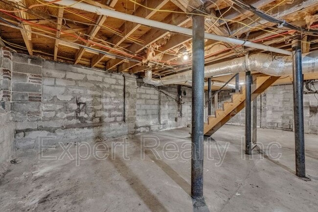 Building Photo - 4807 Terrace M